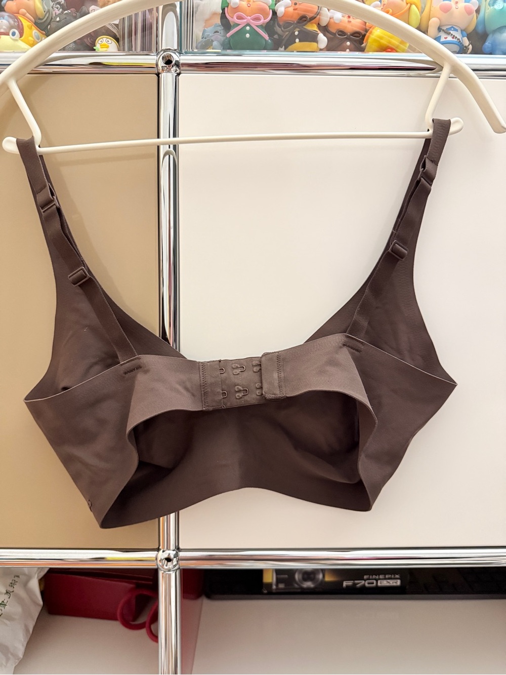 SKIMS Brown Seamless Wireless Bra S-DD *Never Worn* - Picture 2 of 3